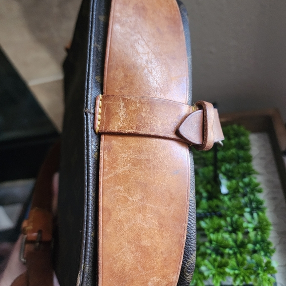 Louis Vuitton Monogram Cartouchiere - Picture 5 of 17